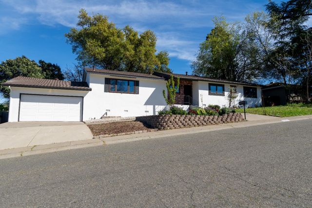 4220 Elva Way, Sacramento, CA 95821