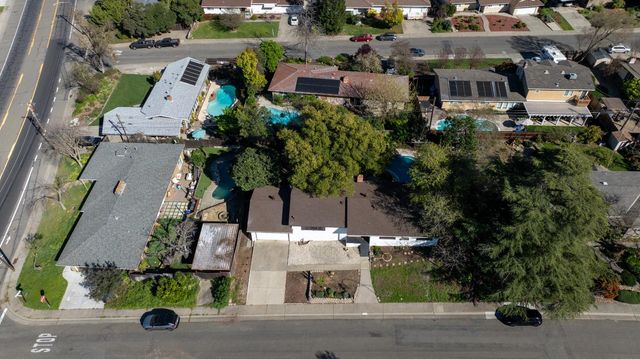 4220 Elva Way, Sacramento, CA 95821