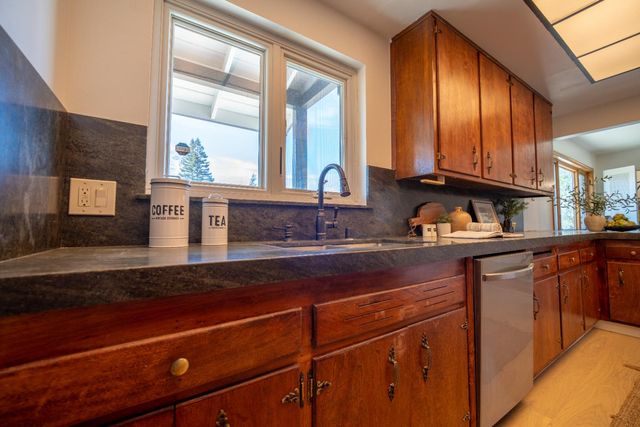 4220 Elva Way, Sacramento, CA 95821