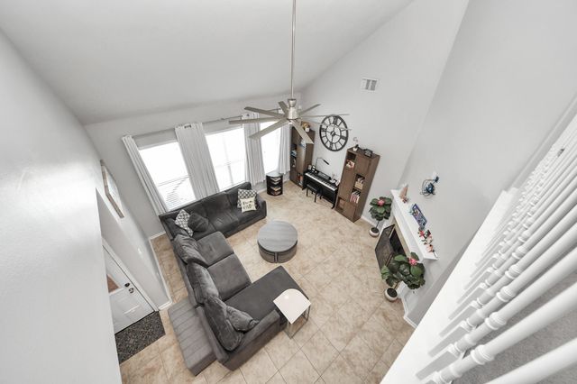 1917 Oak Shire Drive, Pearland, TX 77581