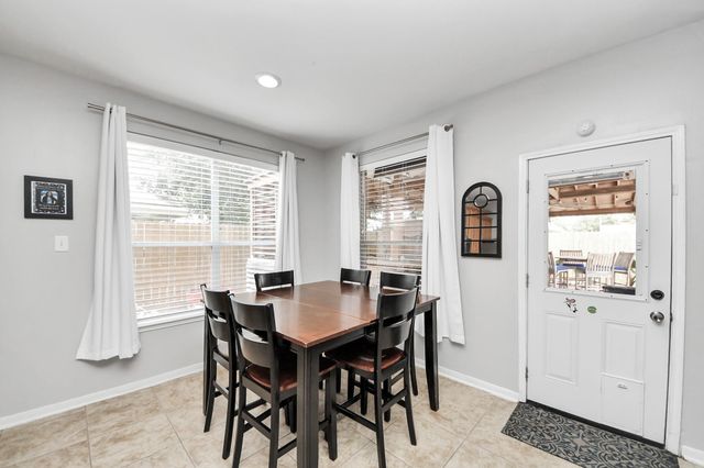 1917 Oak Shire Drive, Pearland, TX 77581