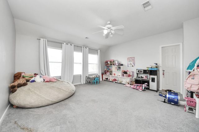 1917 Oak Shire Drive, Pearland, TX 77581