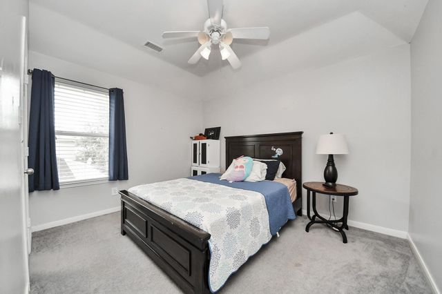 1917 Oak Shire Drive, Pearland, TX 77581