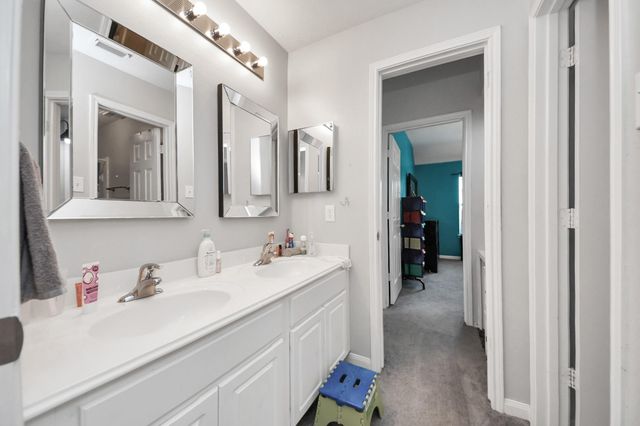 1917 Oak Shire Drive, Pearland, TX 77581