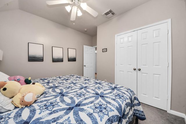 1917 Oak Shire Drive, Pearland, TX 77581