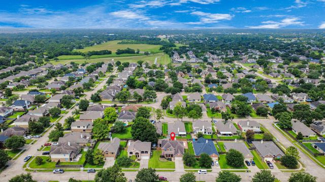 1917 Oak Shire Drive, Pearland, TX 77581