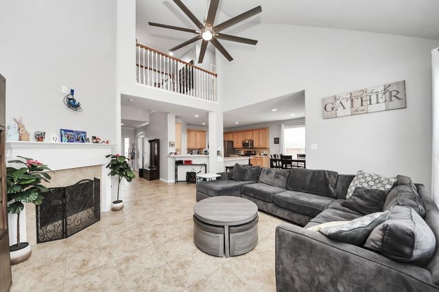 1917 Oak Shire Drive, Pearland, TX 77581