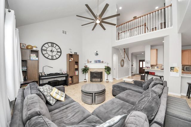 1917 Oak Shire Drive, Pearland, TX 77581