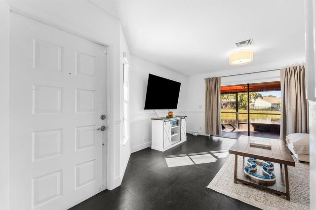 19931 Villa Lante Place, Boca Raton, FL 33434