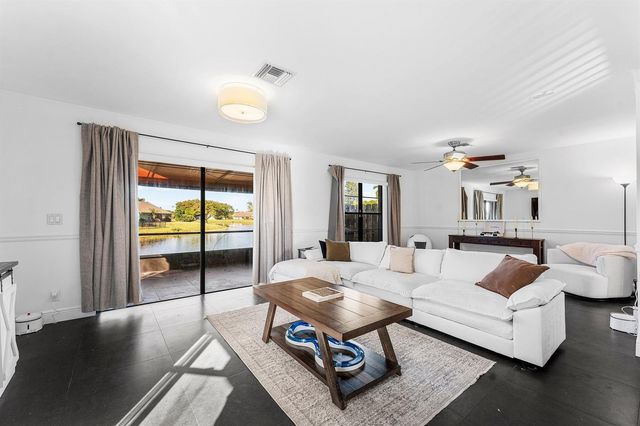 19931 Villa Lante Place, Boca Raton, FL 33434
