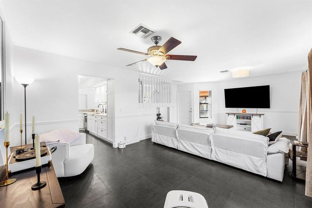 19931 Villa Lante Place, Boca Raton, FL 33434