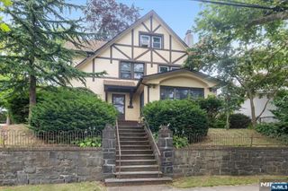 596 Hillside Street, Ridgefield, NJ 07657