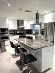 9551 NW 19th Pl, Sunrise, FL 33322