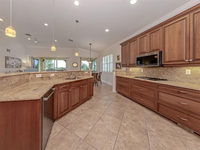 113 BELLA VISTA TERRACE 4D, Nokomis, FL 34275