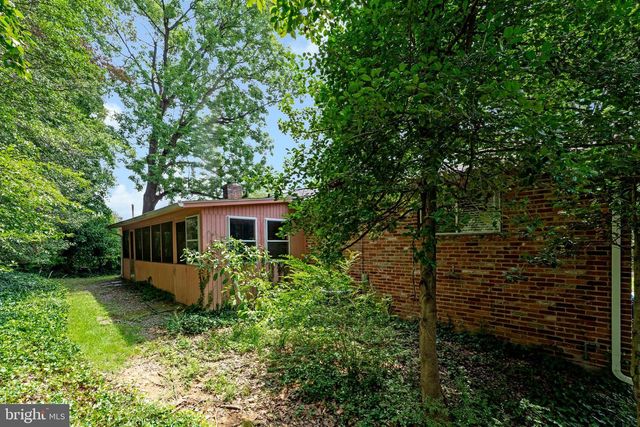 8714 CROMWELL DR, Springfield, VA 22151