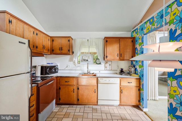 8714 CROMWELL DR, Springfield, VA 22151