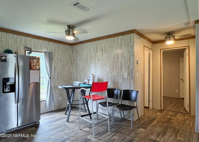 133 OAK Circle, Interlachen, FL 32148