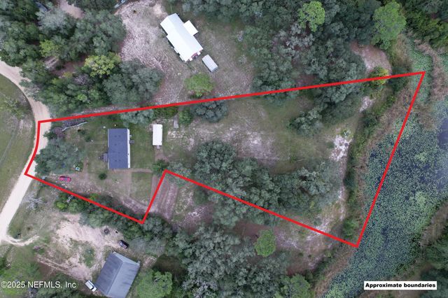 133 OAK Circle, Interlachen, FL 32148