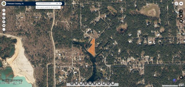 133 OAK Circle, Interlachen, FL 32148