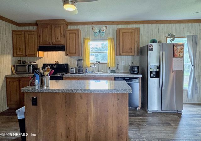 133 OAK Circle, Interlachen, FL 32148