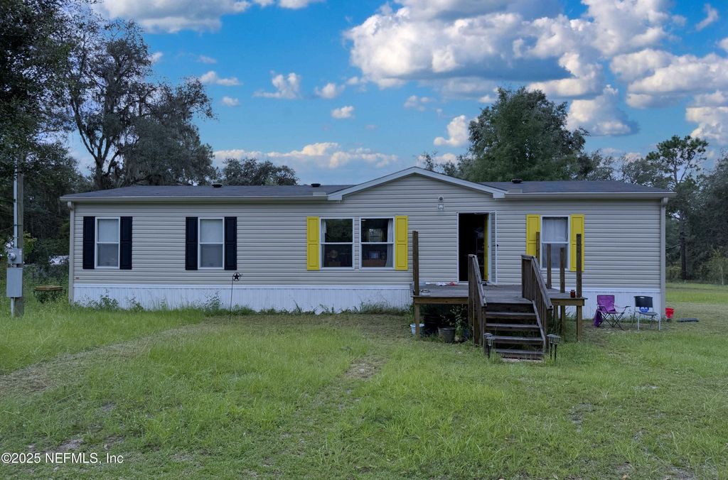 133 OAK Circle, Interlachen, FL 32148