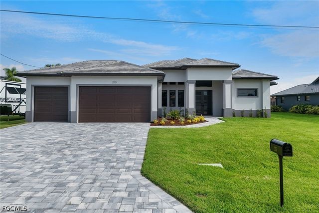 215 SW 37th LN, Cape Coral, FL 33914