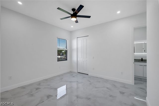 215 SW 37th LN, Cape Coral, FL 33914