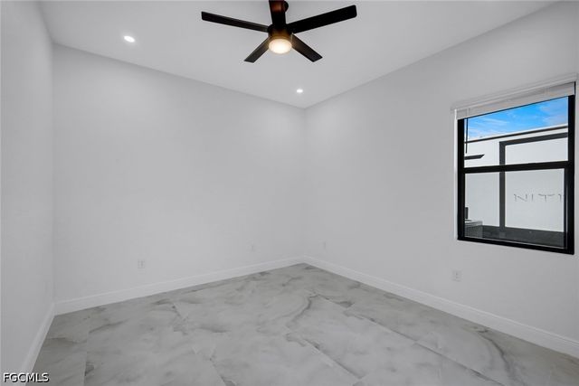 215 SW 37th LN, Cape Coral, FL 33914