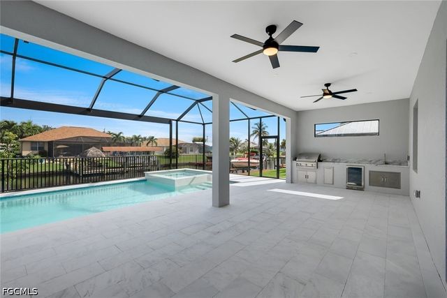 215 SW 37th LN, Cape Coral, FL 33914
