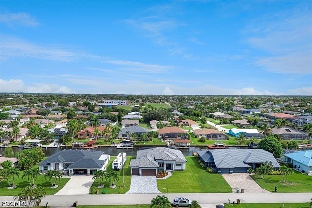 215 SW 37th LN, Cape Coral, FL 33914