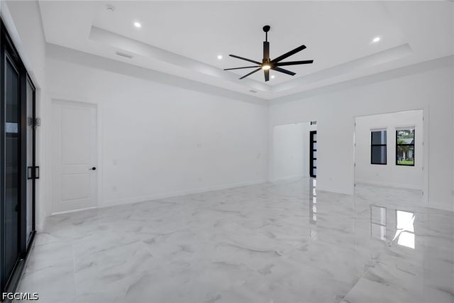 215 SW 37th LN, Cape Coral, FL 33914