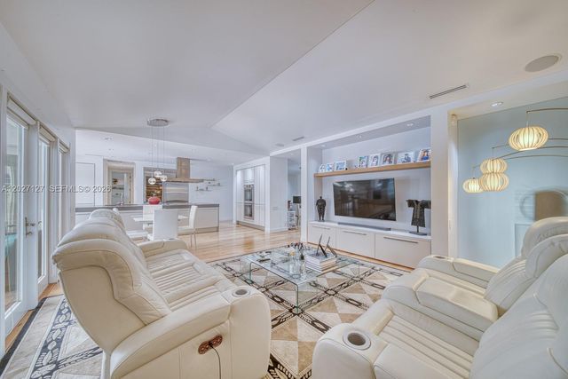 620 Conde Ave, Coral Gables, FL 33156