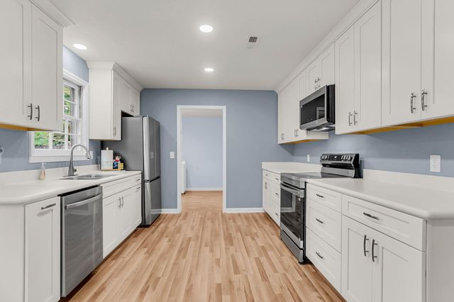 120 Robin Street, Summerville, SC 29485