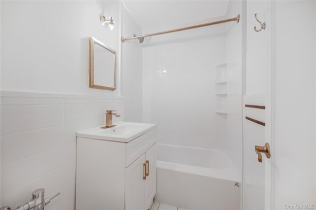 525 W 235th Street 6E, Bronx, NY 10463