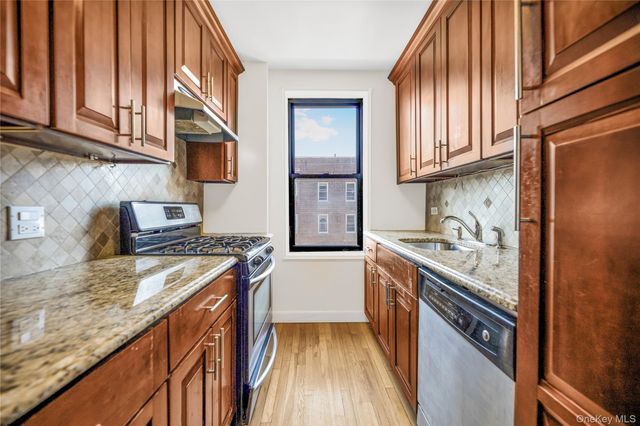 525 W 235th Street 6E, Bronx, NY 10463
