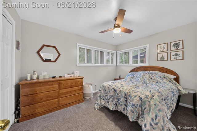 24660 Ridgedale Street, Oak Park, MI 48237