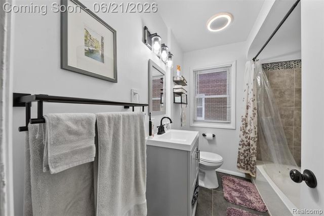 24660 Ridgedale Street, Oak Park, MI 48237