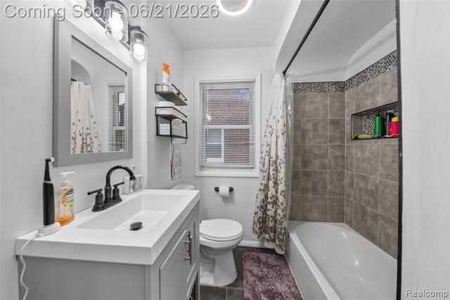 24660 Ridgedale Street, Oak Park, MI 48237