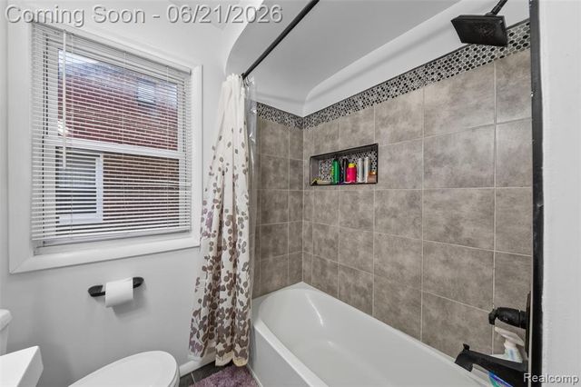 24660 Ridgedale Street, Oak Park, MI 48237
