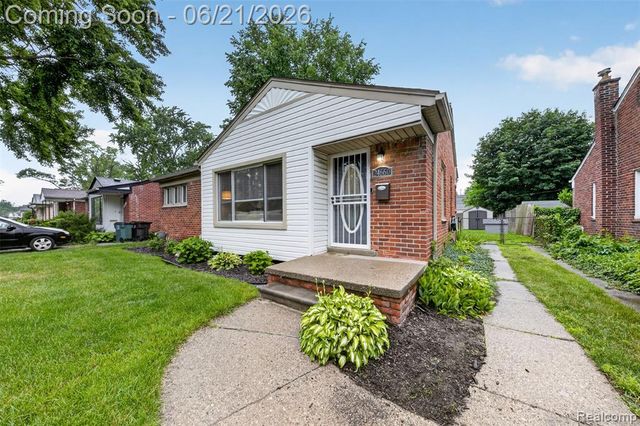 24660 Ridgedale Street, Oak Park, MI 48237