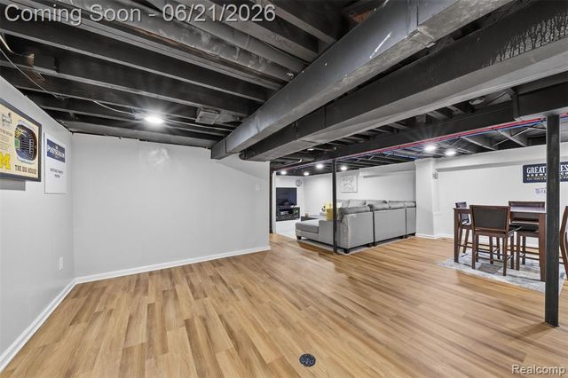 24660 Ridgedale Street, Oak Park, MI 48237