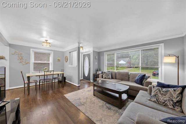 24660 Ridgedale Street, Oak Park, MI 48237