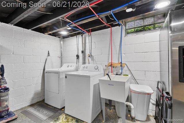 24660 Ridgedale Street, Oak Park, MI 48237