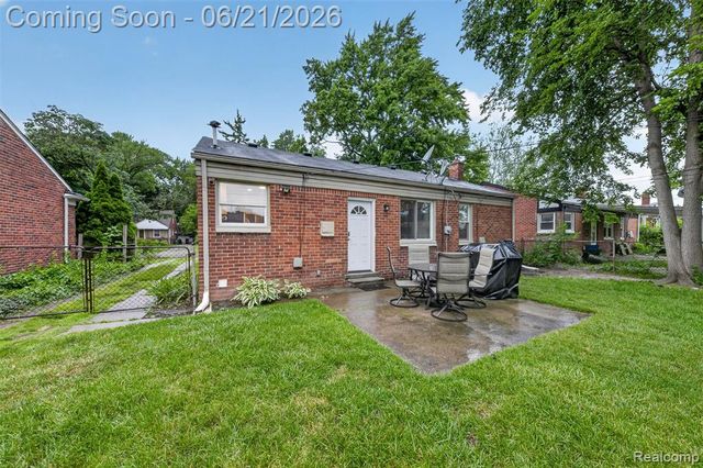 24660 Ridgedale Street, Oak Park, MI 48237