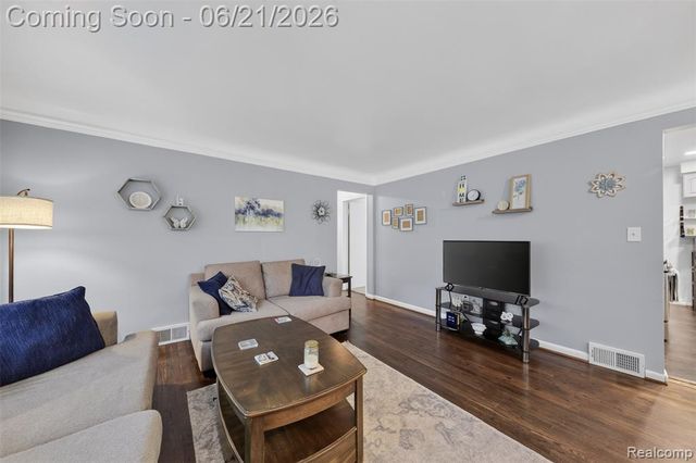 24660 Ridgedale Street, Oak Park, MI 48237
