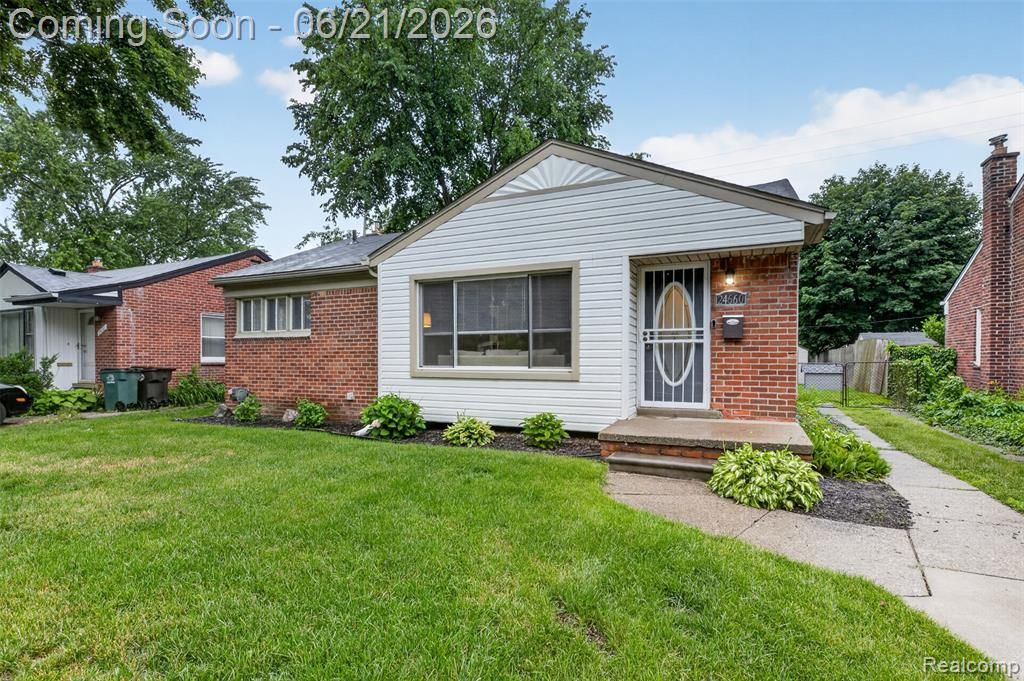 24660 Ridgedale Street, Oak Park, MI 48237