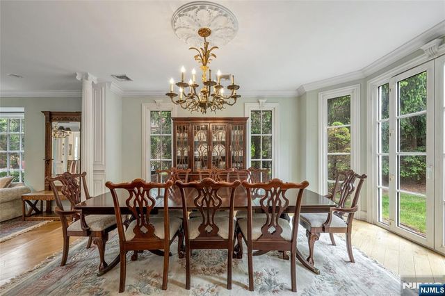 4 Hetzel Drive, Mahwah, NJ 07430