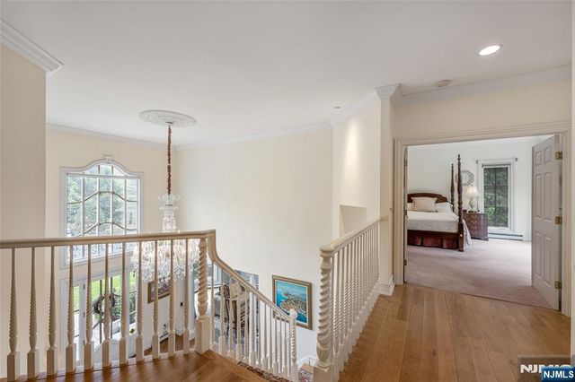 4 Hetzel Drive, Mahwah, NJ 07430