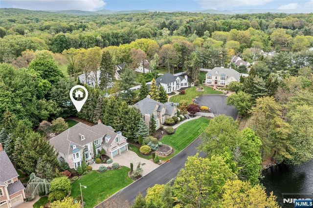4 Hetzel Drive, Mahwah, NJ 07430
