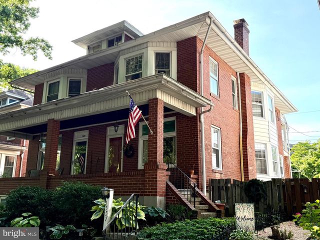 1557 DAUPHIN AV, Wyomissing, PA 19610